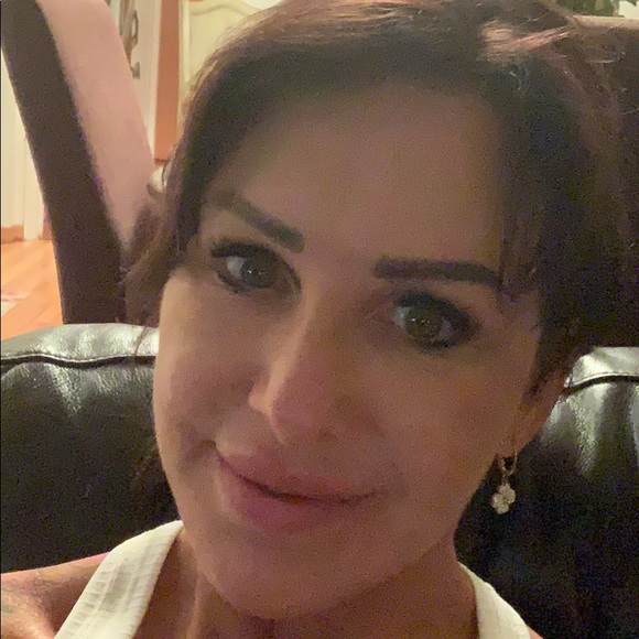 Meet your Posher, Paula - Picture 1 of 1